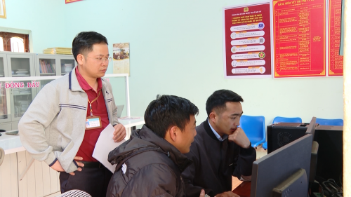 Thực hiện dịch vụ công trực tuyến ở huyện Xín Mần - những tín hiệu tích cực - Ngày 10/4/2023