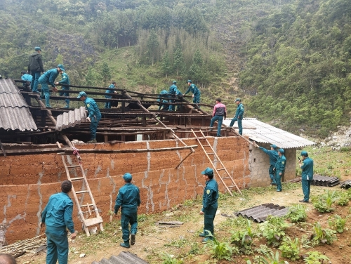 Các huyện Mèo Vạc, Yên Minh giúp nhân dân ứng phó và khắc phục hậu quả do thiên tai