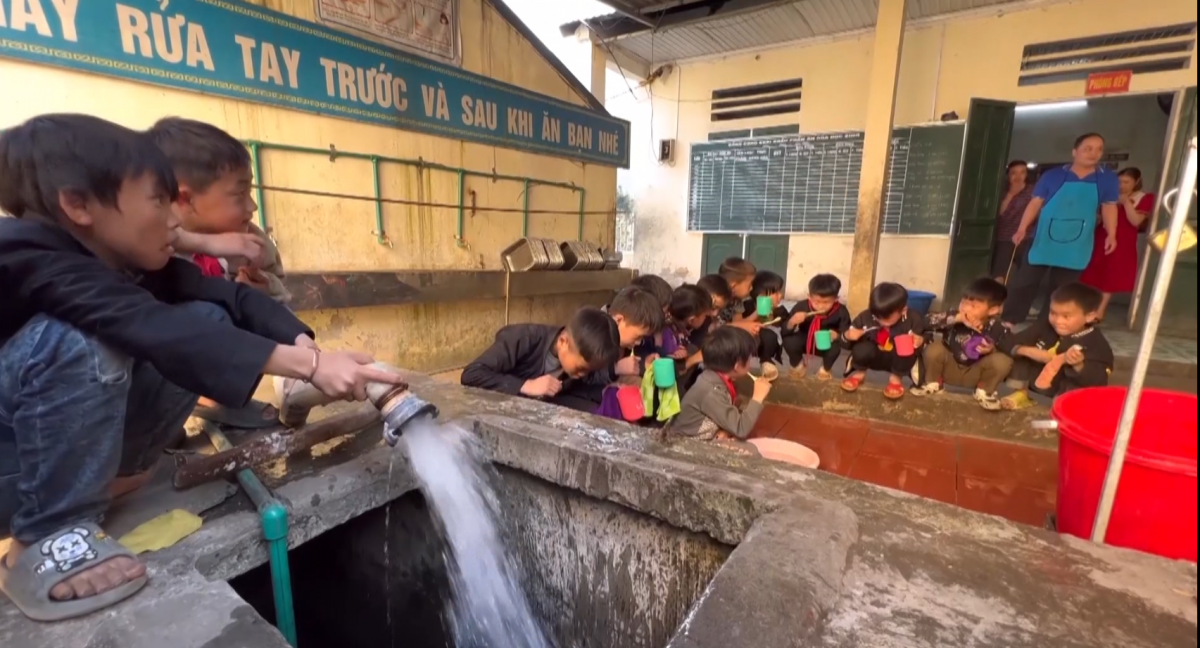Đồng Văn: Thiếu nước sinh hoạt ảnh hưởng tới các trường học