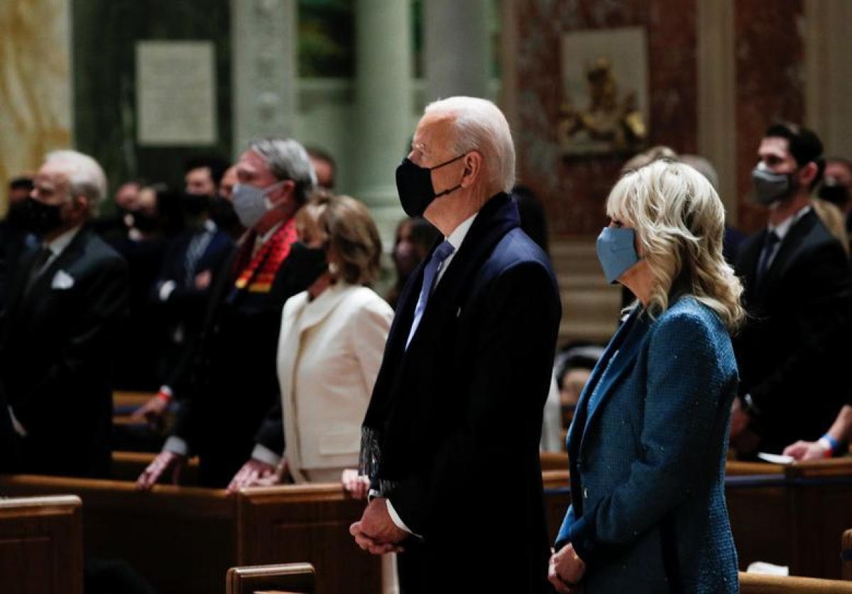 Ông Joe Biden và phu nhân Jill Biden tham dự một buổi lễ ở nhà thờ trước lễ nhậm chức tại Nhà thờ Thánh Matthews.