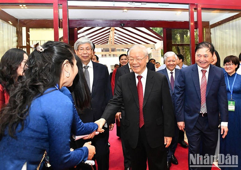 [Ảnh] Tổng Bí thư Nguyễn Phú Trọng dự Lễ kỷ niệm 60 năm Chủ tịch Hồ Chí Minh gặp mặt đội ngũ trí thức ảnh 1