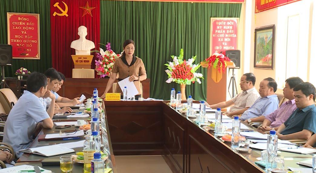 Phó Chủ tịch UBND tỉnh Hà Thị Minh Hạnh làm việc tại Sở Giao thông vận tải