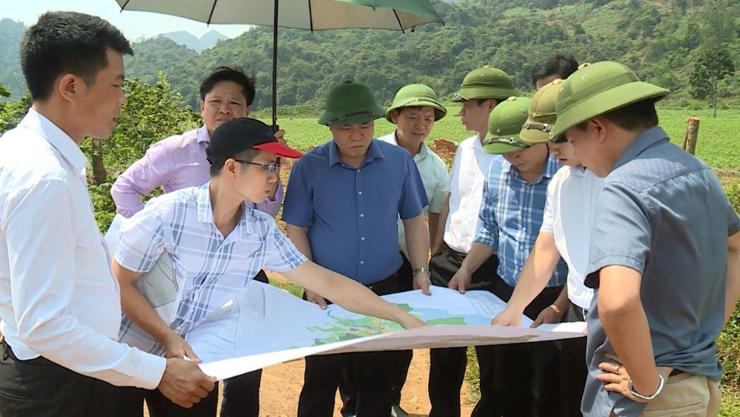 Phó Chủ tịch TT UBND tỉnh Hoàng Gia Long kiểm tra dự án nhà máy chế biến sữa tại Hà Giang