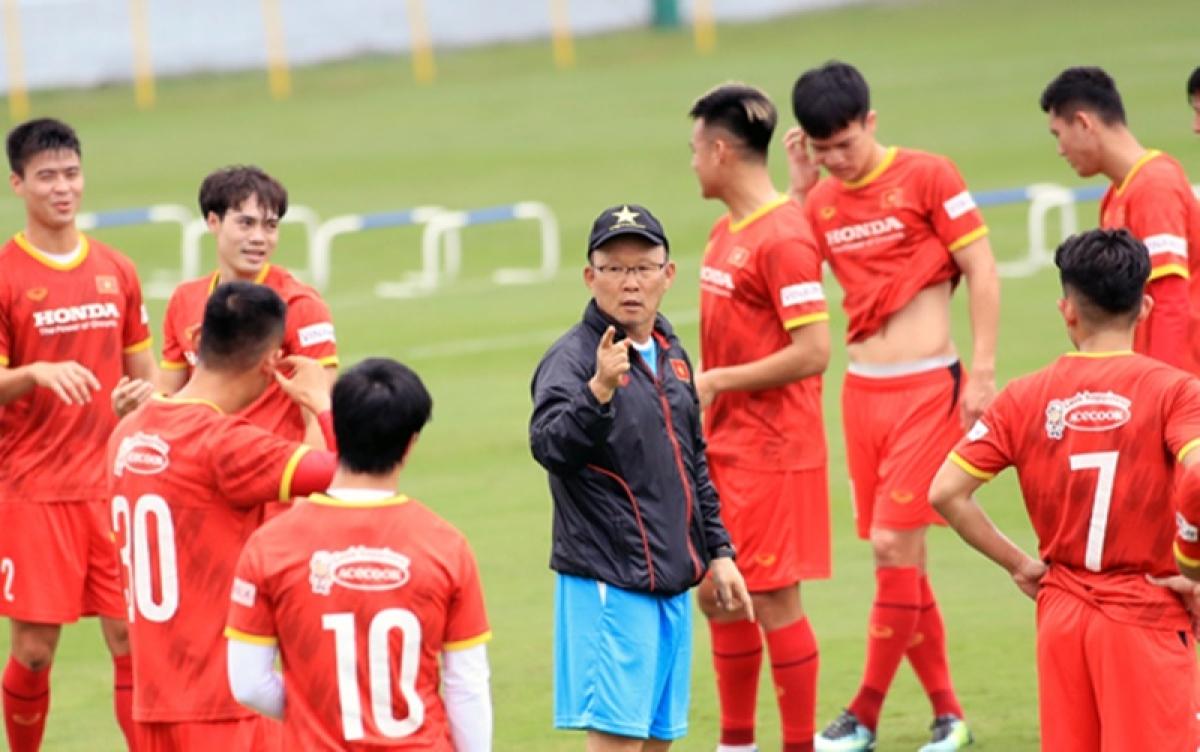 HLV trưởng Park Hang Seo công bố danh sách 29 cầu thủ ĐT Việt Nam thi đấu Vòng loại thứ 2 World Cup 2022 khu vực châu Á diễn ra tại UAE.