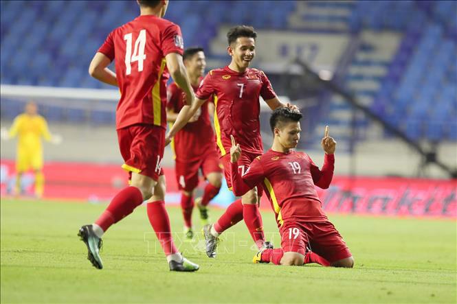 Việt Nam thắng Indonesia 4-0, Quang Hải ghi siêu phẩm