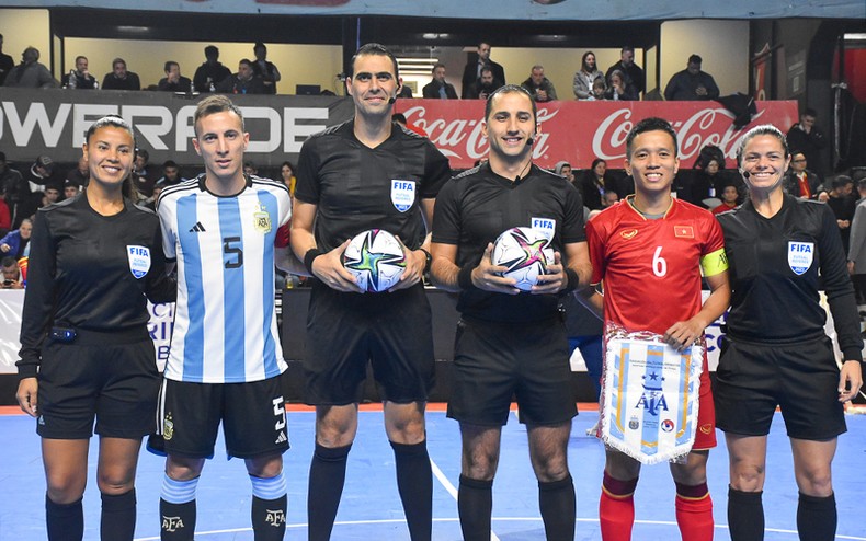 Giao hữu: Tuyển futsal Việt Nam thua Argentina 0-3 ảnh 1