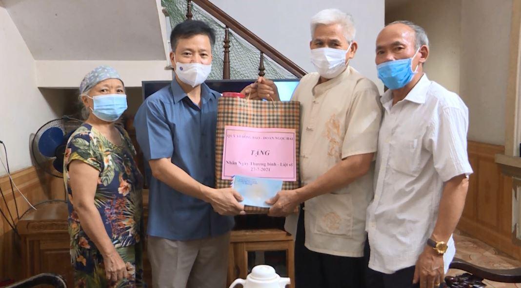 Chủ nhiệm UBKT Tỉnh ủy Trần Quang Minh thăm, tặng quà gia đình chính sách tại TP Hà Giang