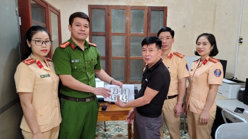 Công an huyện Bắc Quang triển khai đăng ký xe mô tô về tuyến xã
