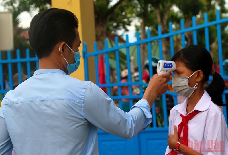 Gần 350 nghìn học sinh Quảng Nam bước vào năm học mới -0