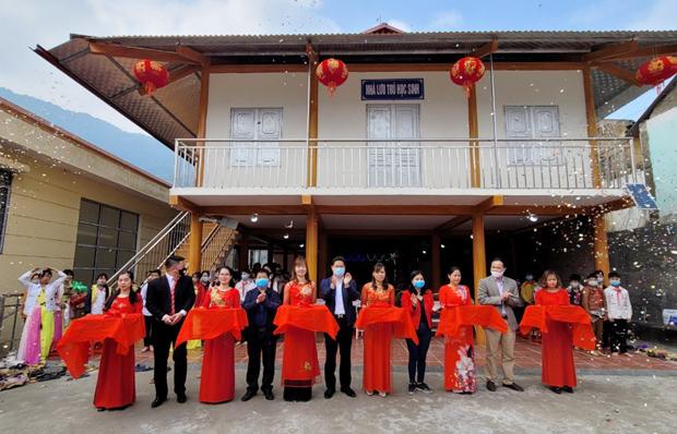Khánh thành công trình nhà sàn lưu trú học sinh tại Trường bán trú TH&THCS xã Túng Sán