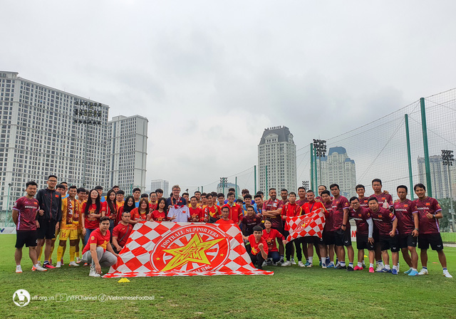 ĐT U23 Việt Nam tích cực tập luyện trước ngày lên đường dự giải quốc tế U23 Cup - Ảnh 1.