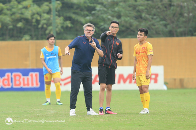 ĐT U23 Việt Nam tích cực tập luyện trước ngày lên đường dự giải quốc tế U23 Cup - Ảnh 8.