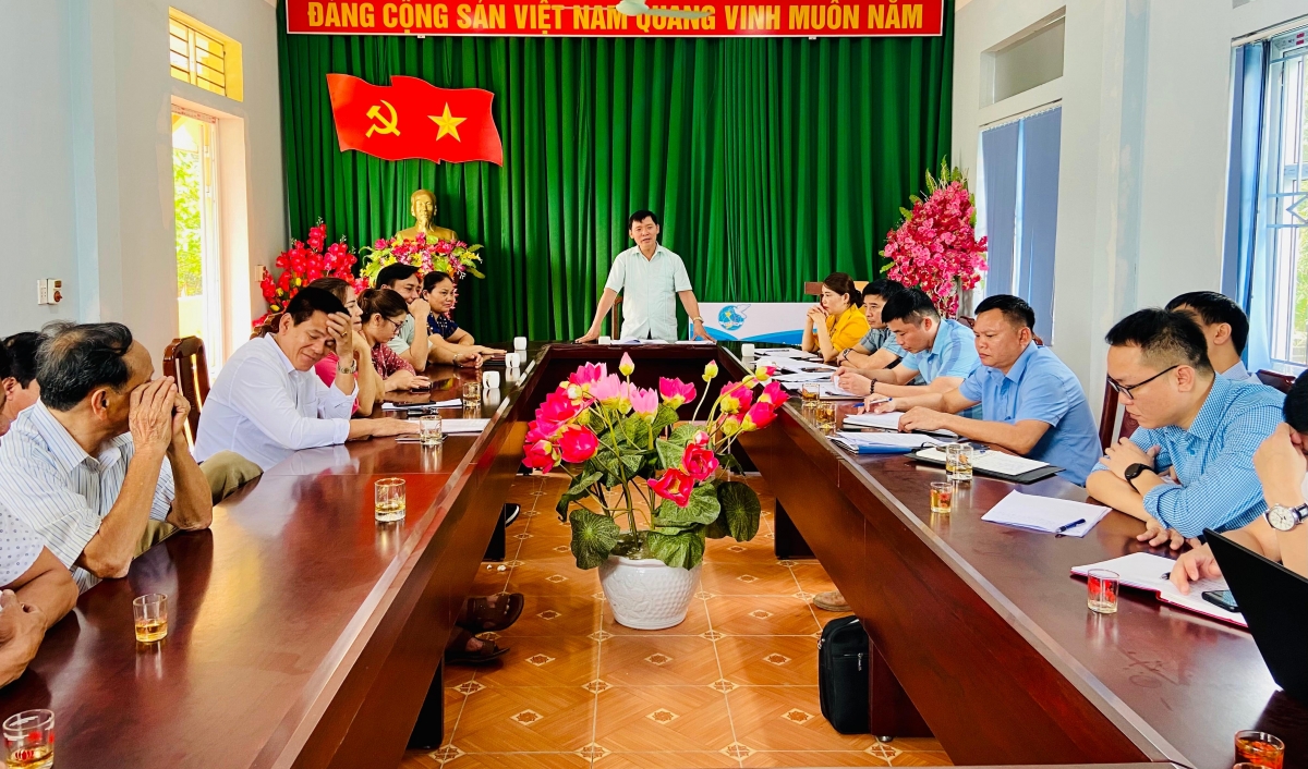 UBND huyện Vị Xuyên làm việc với các hộ gia đình bị ảnh hưởng do Thủy điện Sông Lô 2