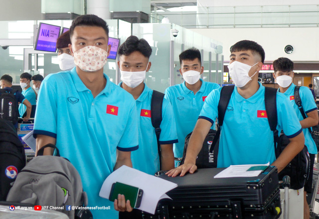 ĐT U19 Việt Nam lên đường sang Indonesia thi đấu Giải vô địch U19 Đông Nam Á 2022 - Ảnh 8.