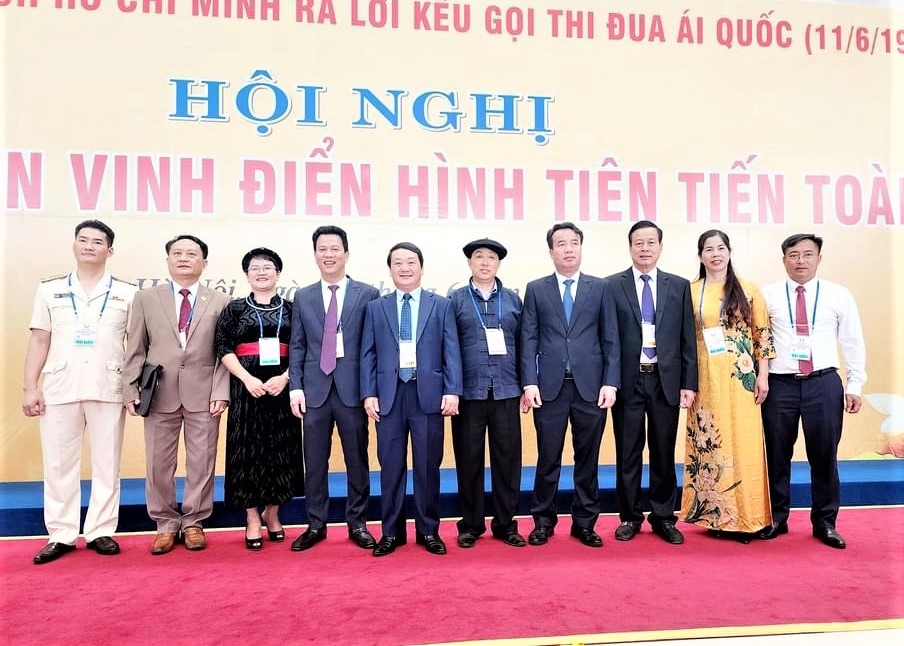 Đoàn Hà Giang tại hội nghị