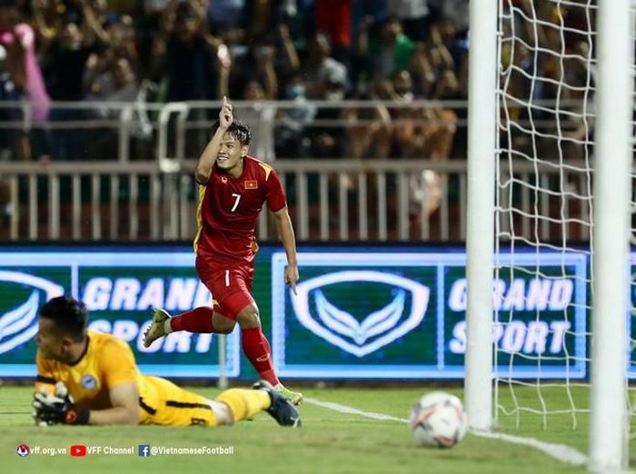 Thanh Nhân nâng cách biệt lên 2-0 cho tuyển Việt Nam