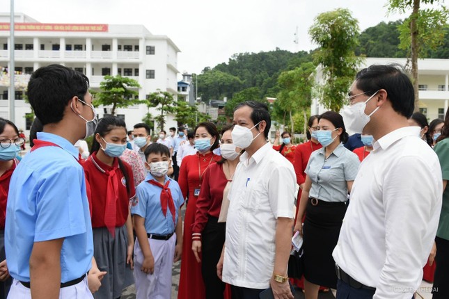 Sáng nay, 23 triệu học sinh hân hoan khai giảng năm học mới ảnh 1