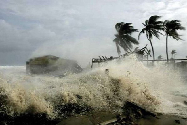 Bão Kompasu đã đi vào Biển Đông, trở thành cơn bão số 8, nhiều vùng biển nguy hiểm