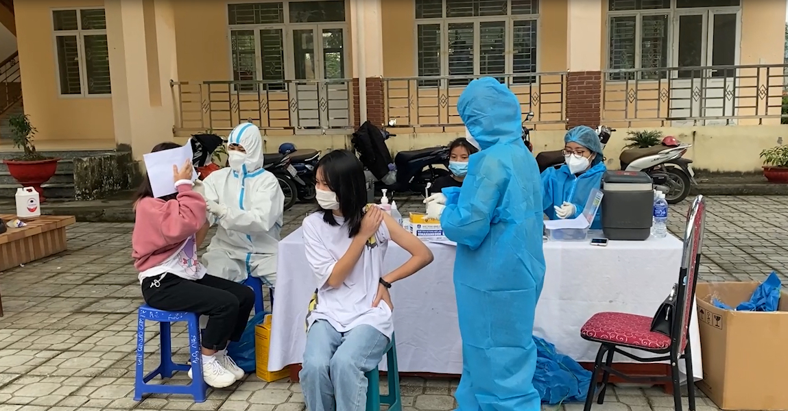 Thành phố Hà Giang và huyện Vị Xuyên triển khai tiêm vắc xin cho trẻ từ 12 đến 17 tuổi