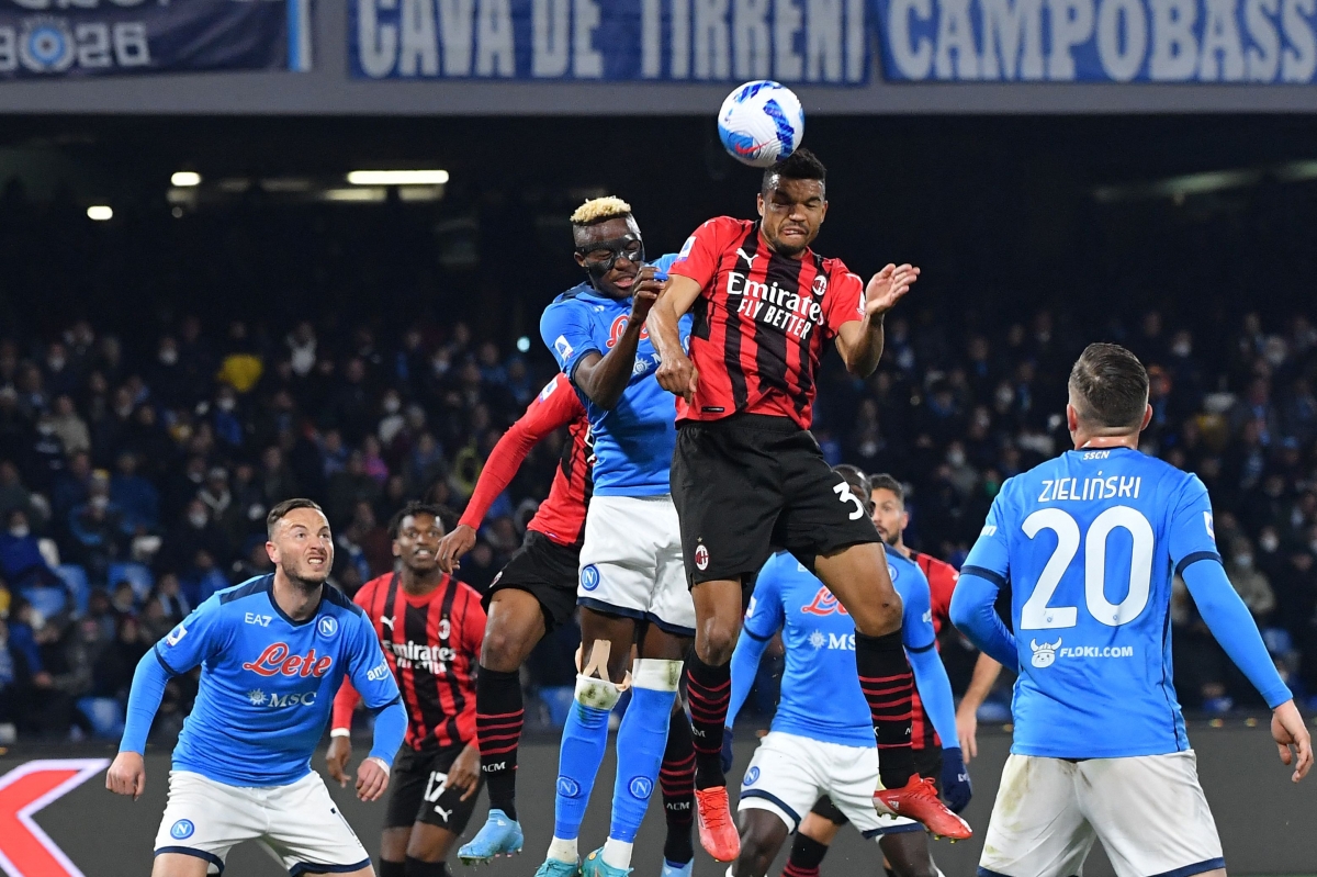 Vượt qua Napoli, AC Milan trở lại ngôi đầu Serie A - Ảnh 3.