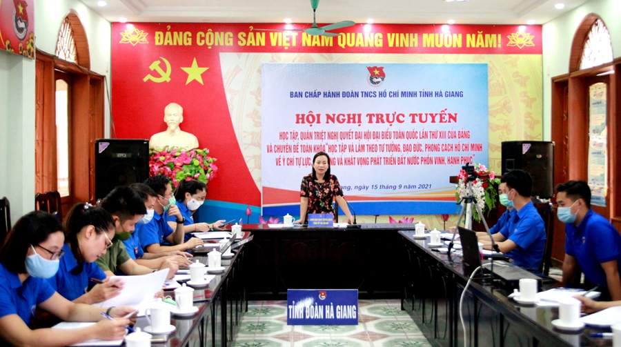 Toàn cảnh hội nghị.