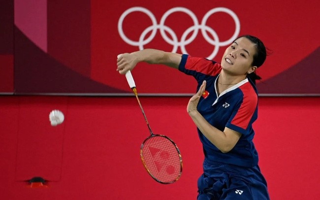 Olympic Tokyo 2020 | Nguyễn Thùy Linh giành chiến thắng trước Sabrina Jaquet