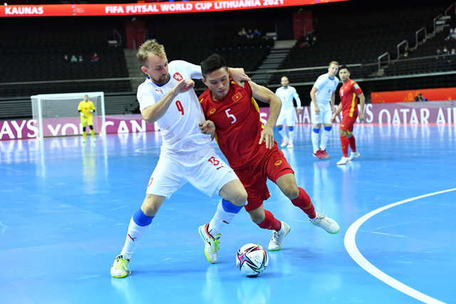 Xuất sắc giành quyền vào vòng 1/8, ĐT futsal Việt Nam được thưởng lớn - Ảnh 2.