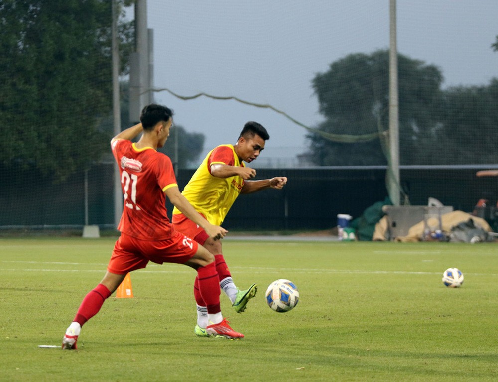 ĐT U23 Việt Nam rèn lối chơi chuẩn bị cho cuộc “tổng duyệt” trước U23 Kyrgyzstan - Ảnh 5.