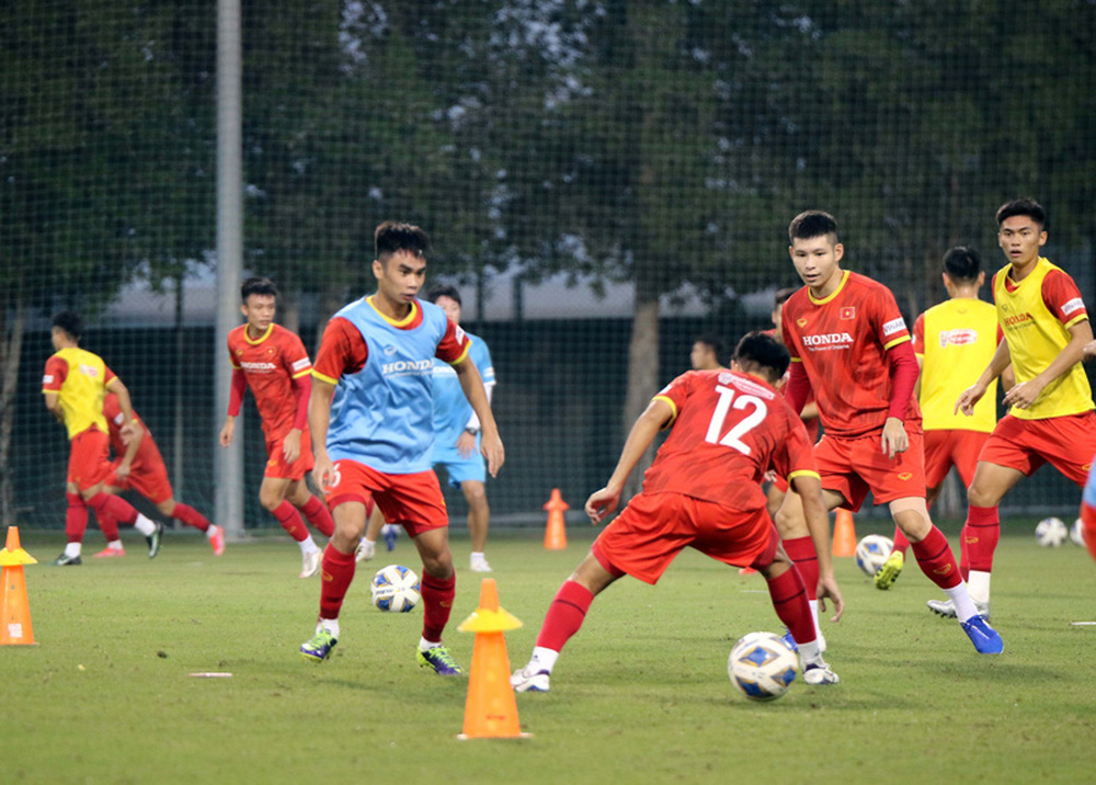 ĐT U23 Việt Nam rèn lối chơi chuẩn bị cho cuộc “tổng duyệt” trước U23 Kyrgyzstan - Ảnh 6.