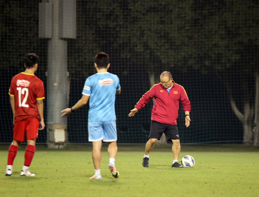 ĐT U23 Việt Nam rèn lối chơi chuẩn bị cho cuộc “tổng duyệt” trước U23 Kyrgyzstan - Ảnh 8.