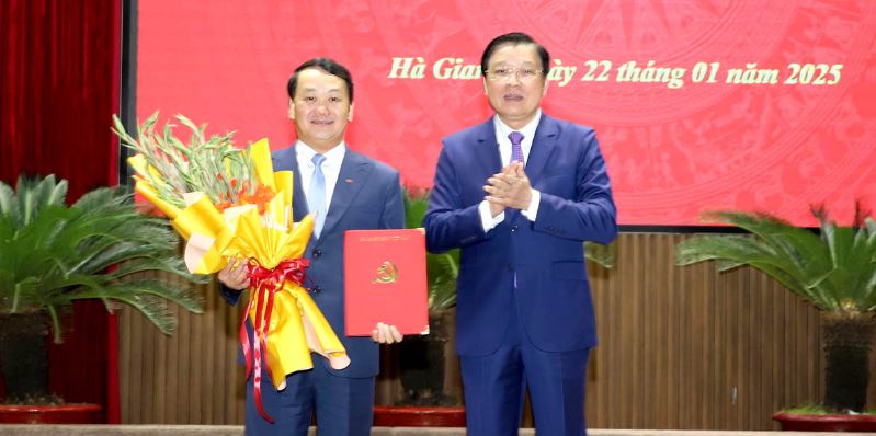 Ông Hầu A Lềnh giữ chức Bí thư Tỉnh ủy Hà Giang