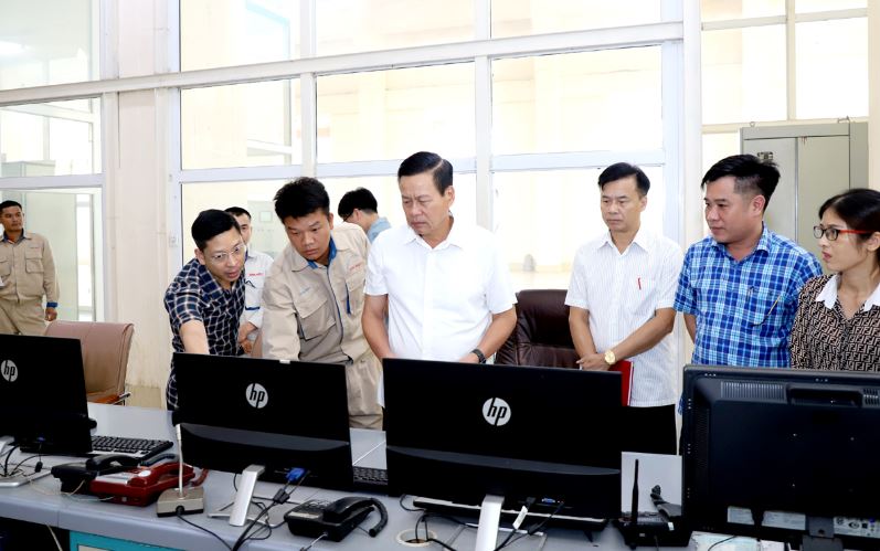 Chủ tịch UBND tỉnh Nguyễn Văn Sơn kiểm tra các nhà máy thủy điện