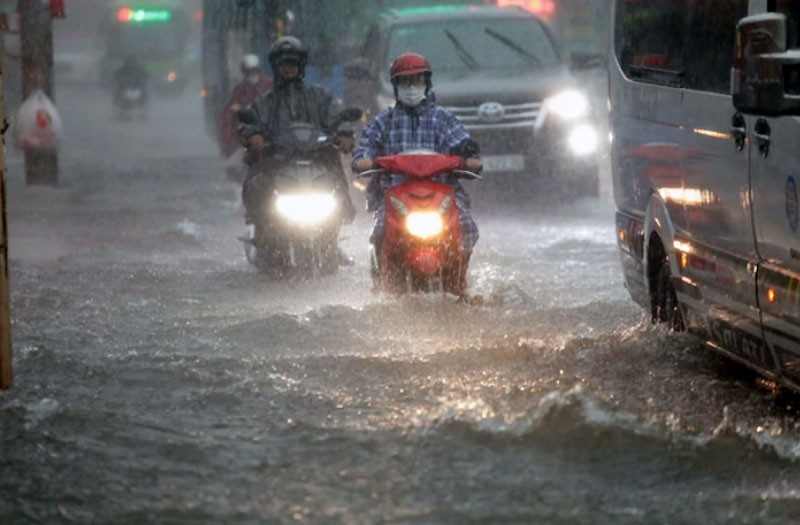 Mưa lớn ở Bắc Bộ và Thanh Hóa, cảnh báo ngập úng, lũ quét, sạt lở