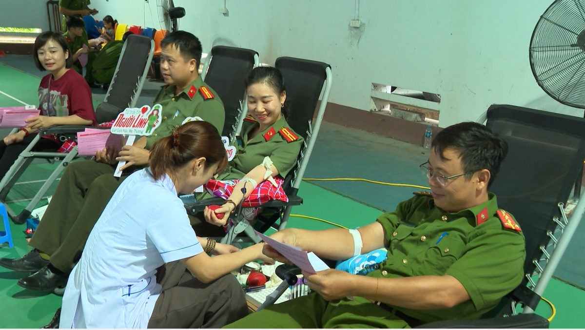 Hành trình giọt máu nghĩa tình và tháng cao điểm hiến máu tình nguyện trong lực lượng Công an Hà Giang