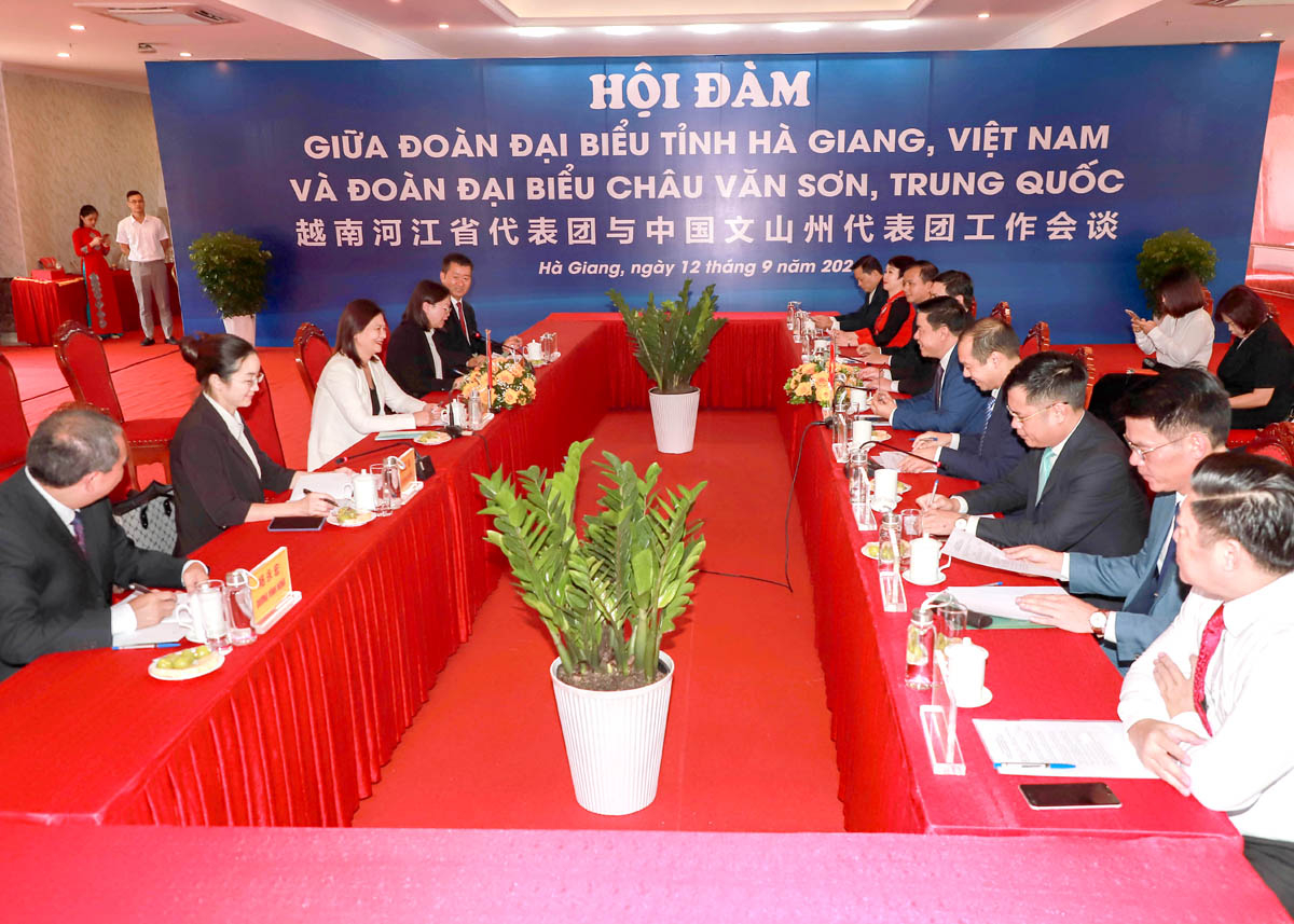 Hội đàm giữa tỉnh Hà Giang và châu Văn Sơn, tỉnh Vân Nam