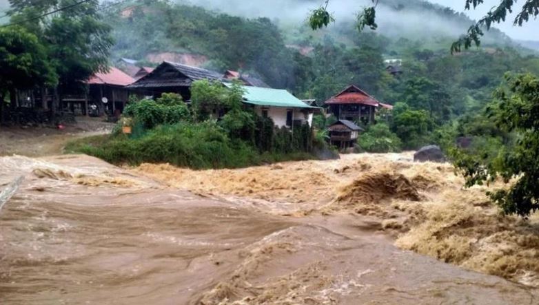 Vùng núi và trung du Bắc Bộ mưa lớn cục bộ, đề phòng lũ quét, sạt lở