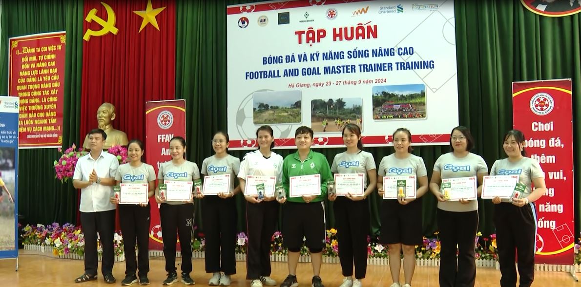 Bế mạc lớp tập huấn bóng đá và kỹ năng sống nâng cao năm 2024