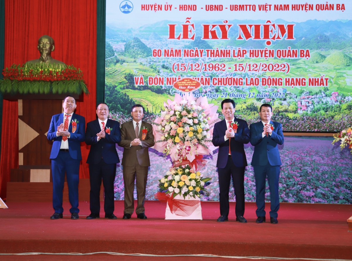 Lễ kỷ niệm 60 năm ngày thành lập huyện Quản Bạ và đón nhận Huân chương Lao động hạng Nhất