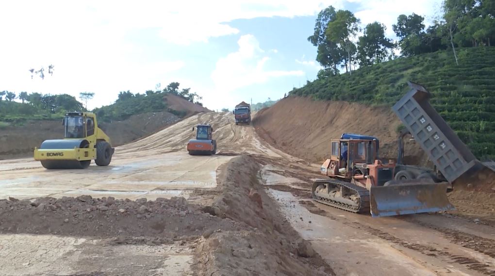 Sôi động trên công trường tuyến cao tốc Hà Giang – Tuyên Quang