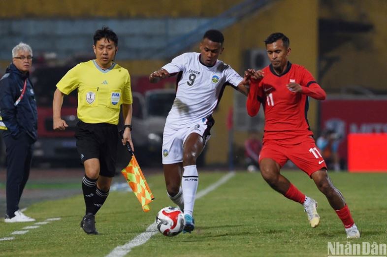 Singapore thắng Timor-Leste 3-0 trên sân Hàng Đẫy