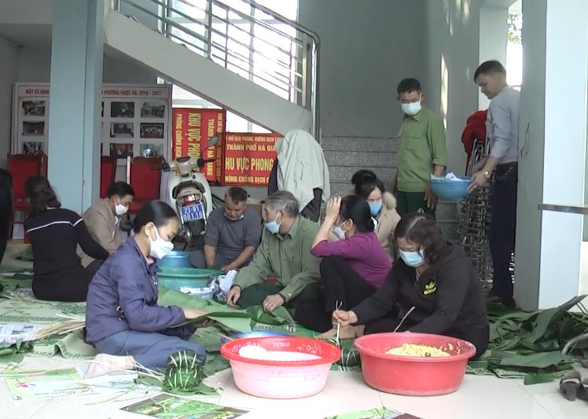 TP Hà Giang: Gói bánh chưng tặng các gia đình có bệnh nhân F0