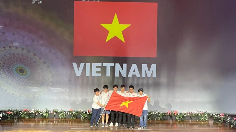 6 học sinh dự thi Olympic Toán học quốc tế 2022 đều đoạt huy chương