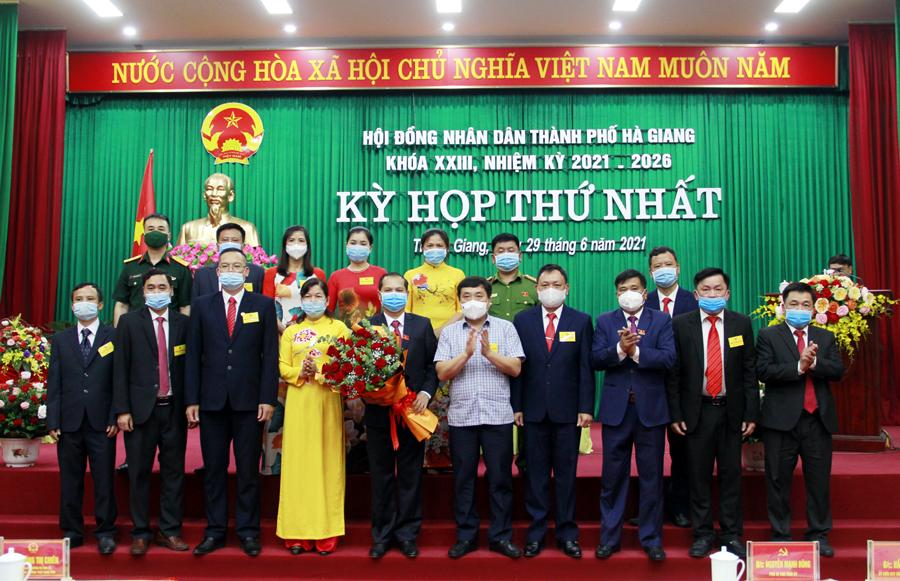 Phó Bí thư Tỉnh ủy Nguyễn Mạnh Dũng dự Kỳ họp thứ Nhất HĐND thành phố Hà Giang