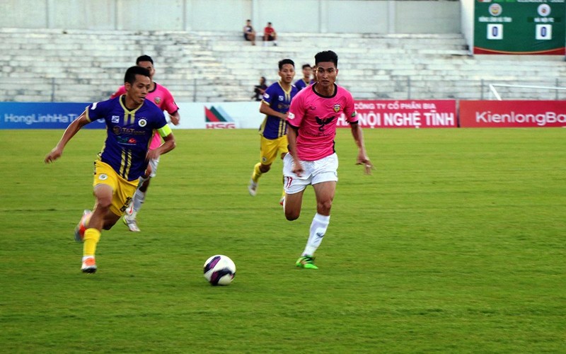 Hà Nội FC trở lại ngôi đầu